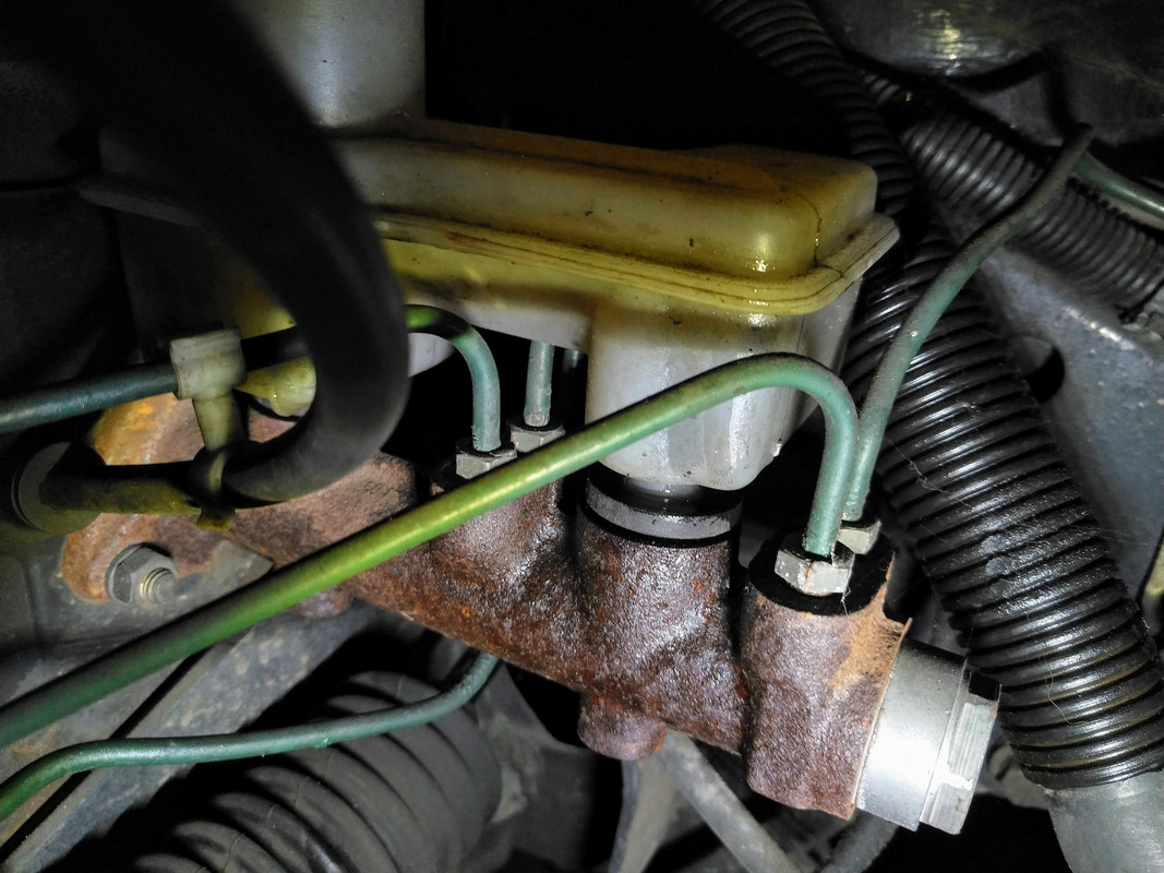 Pérdida líquido frenos