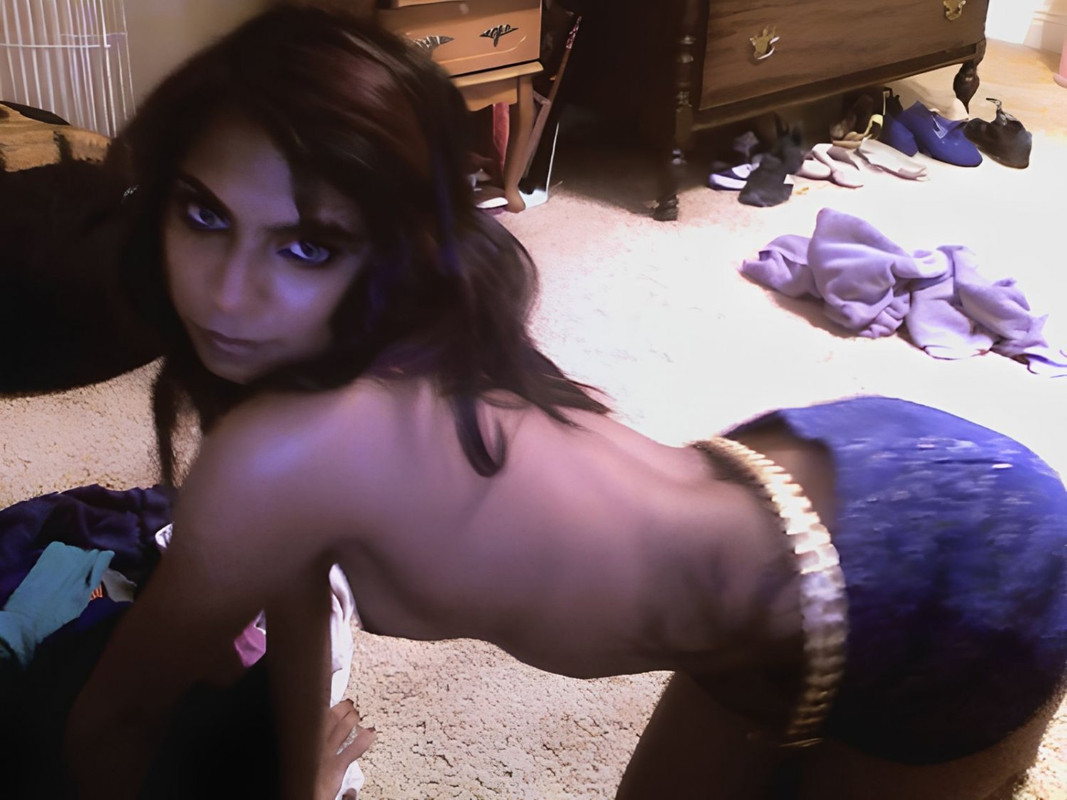 INDIAN HOT NRI GIRL SMALL BOOBS JUICY PUSSY (31)