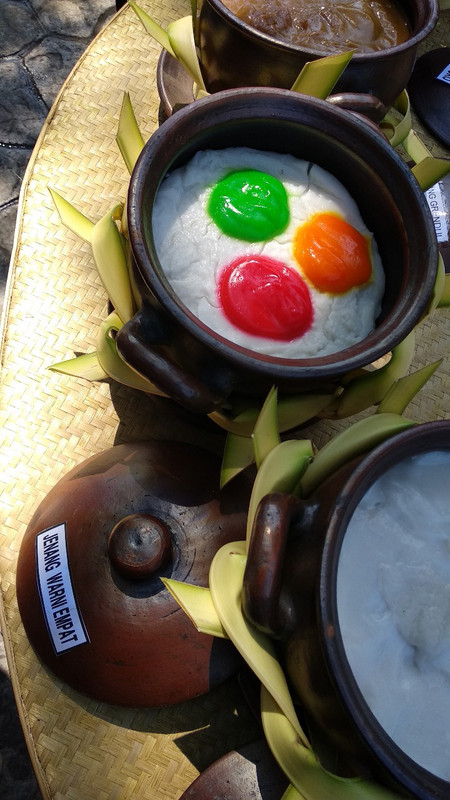 Jenang Warni Empat atau yang disebut jenang warni sekawan