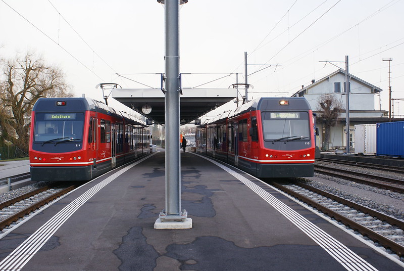 red-trains-france.jpg