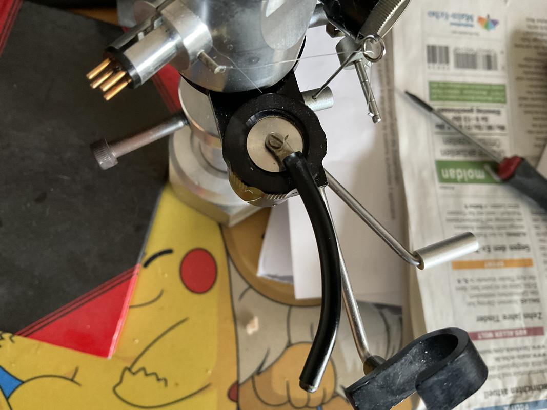 2729E1CD-D5B4-4AA8-865D-FF83451363F3