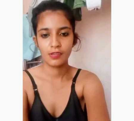 Hot indian girl primium show live flashing her boob exclusive