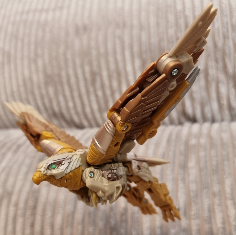 Rise-Of-The-Beasts-Deluxe-Airazor-Single-Release-05