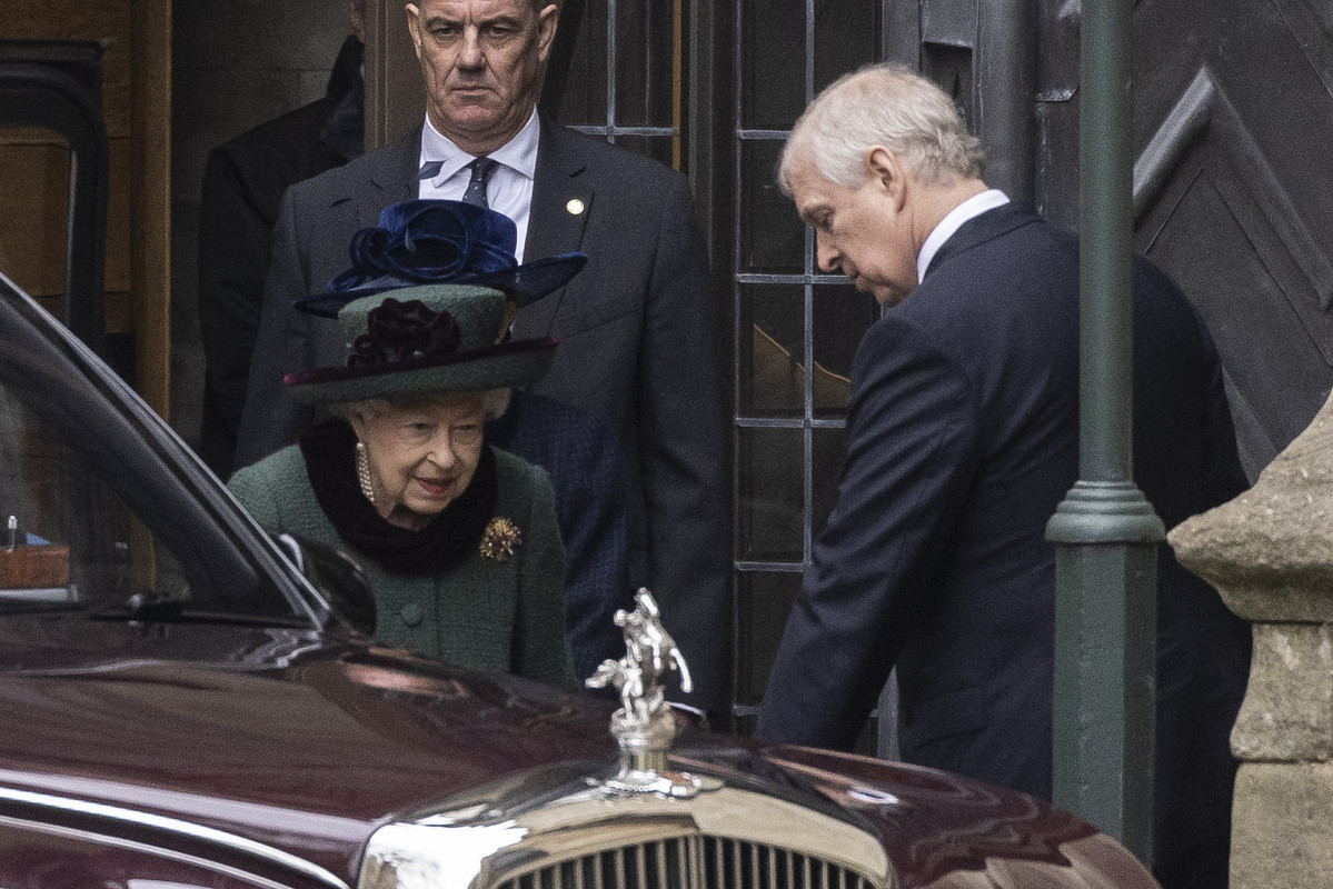 La reina Isabel II aún “tiene fé” en el príncipe Andrés pese a su escándalo sexual