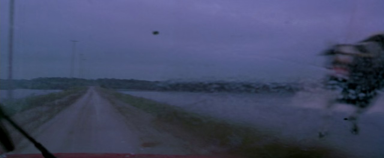 Twister-1996-Hindi-English-Blu-Ray-720p-x265-HEVC-EAC3-2ch-ESub-mkv-0002