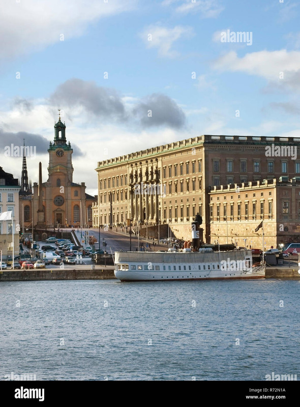 royal-palace-and-church-of-st-nicholas-in-stockholm-sweden-R72N1A