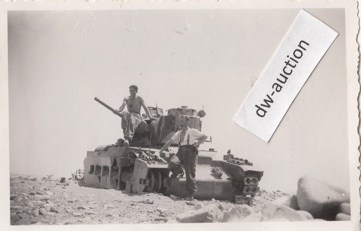 Kreta , Fallschirmjäger vor zerstörtem englische