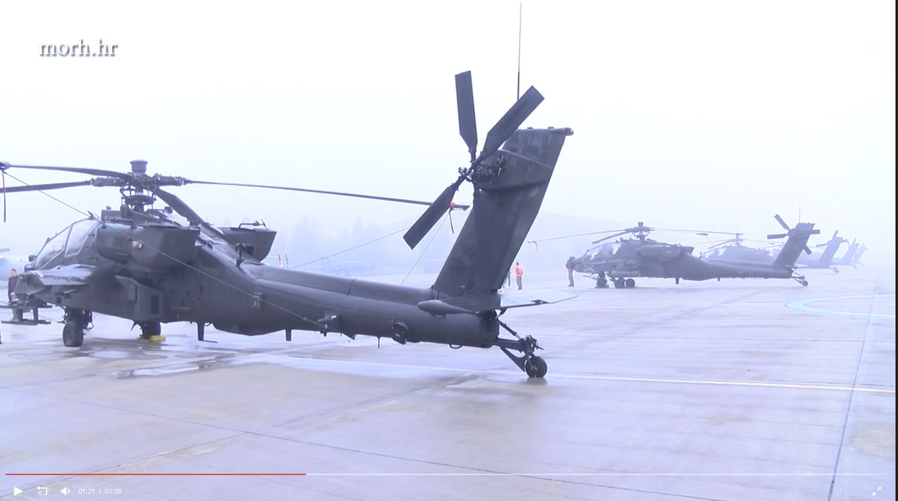 Borbeni helikopteri AH 64 Apache na Plesu 1-1