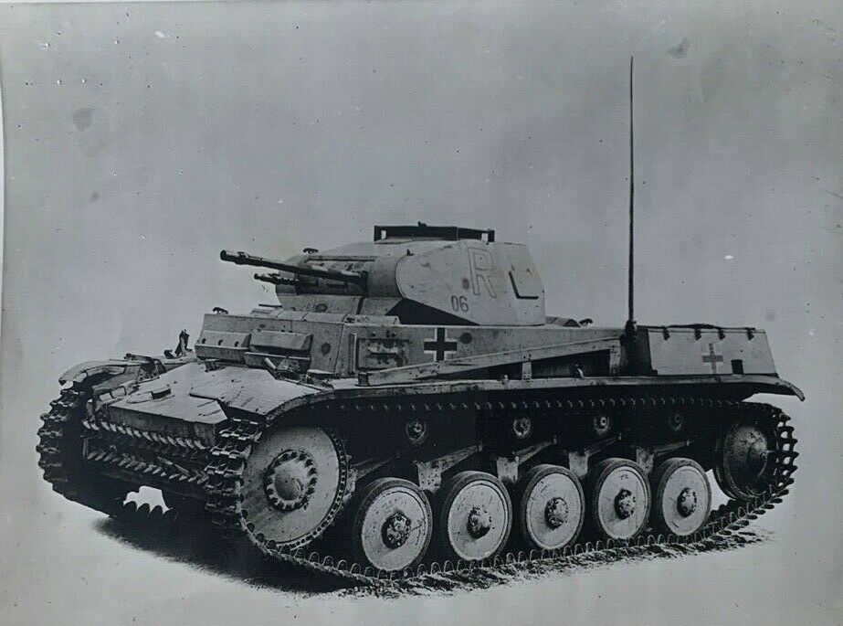 GERMAN PANZER II (F) TANK