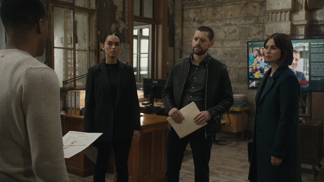 FBI.International.S01E08.Voice.of.the.People.1080p.10bit.AMZN.WEB-DL.DDP5.1.HEVC-Vyndros.mkv_snapsho