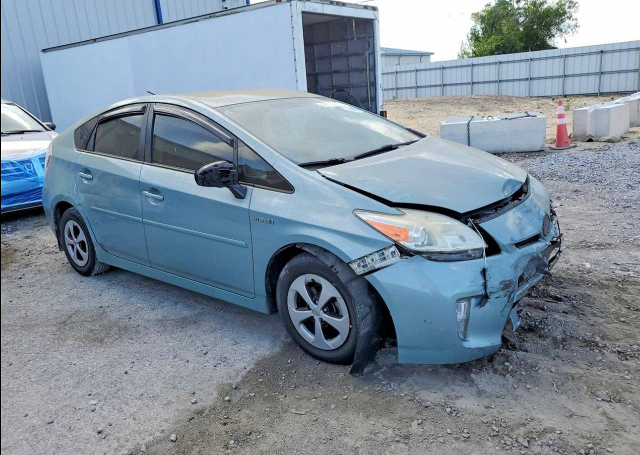 Toyota PRIUS TWO