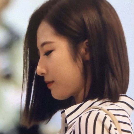 AAE7EC25-A338-469E-ACE8-426B51B57DEF