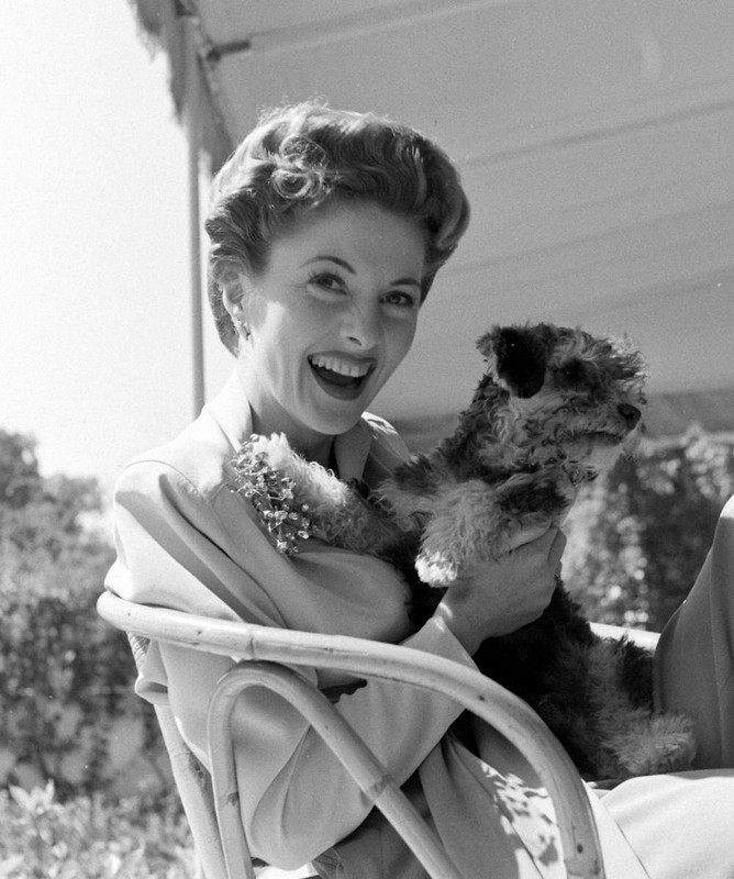 joan_fontaine_a98