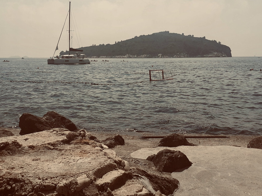 14E0E132-B997-4A63-B7B3-BF1F36F86B7C