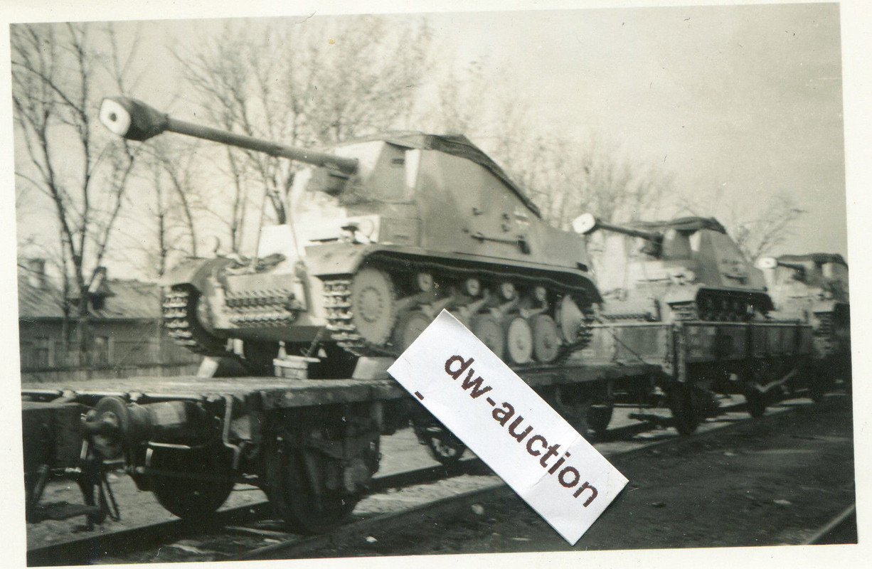 Panzerjäger Panzer Marder mit Tarnanstrich auf B