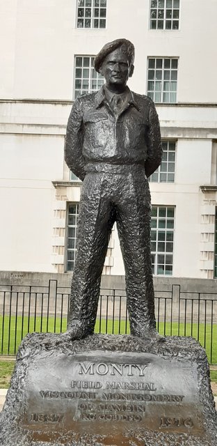 Escapada a Londres por la Exposición de Rafael (2022) - Blogs de Reino Unido - Exposición de Rafael y Musicales: Regreso al futuro y Los Miserables (47)