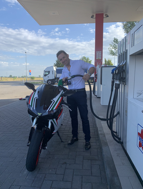 2C36B06E-3A38-4FE4-A378-63190F5D5A61