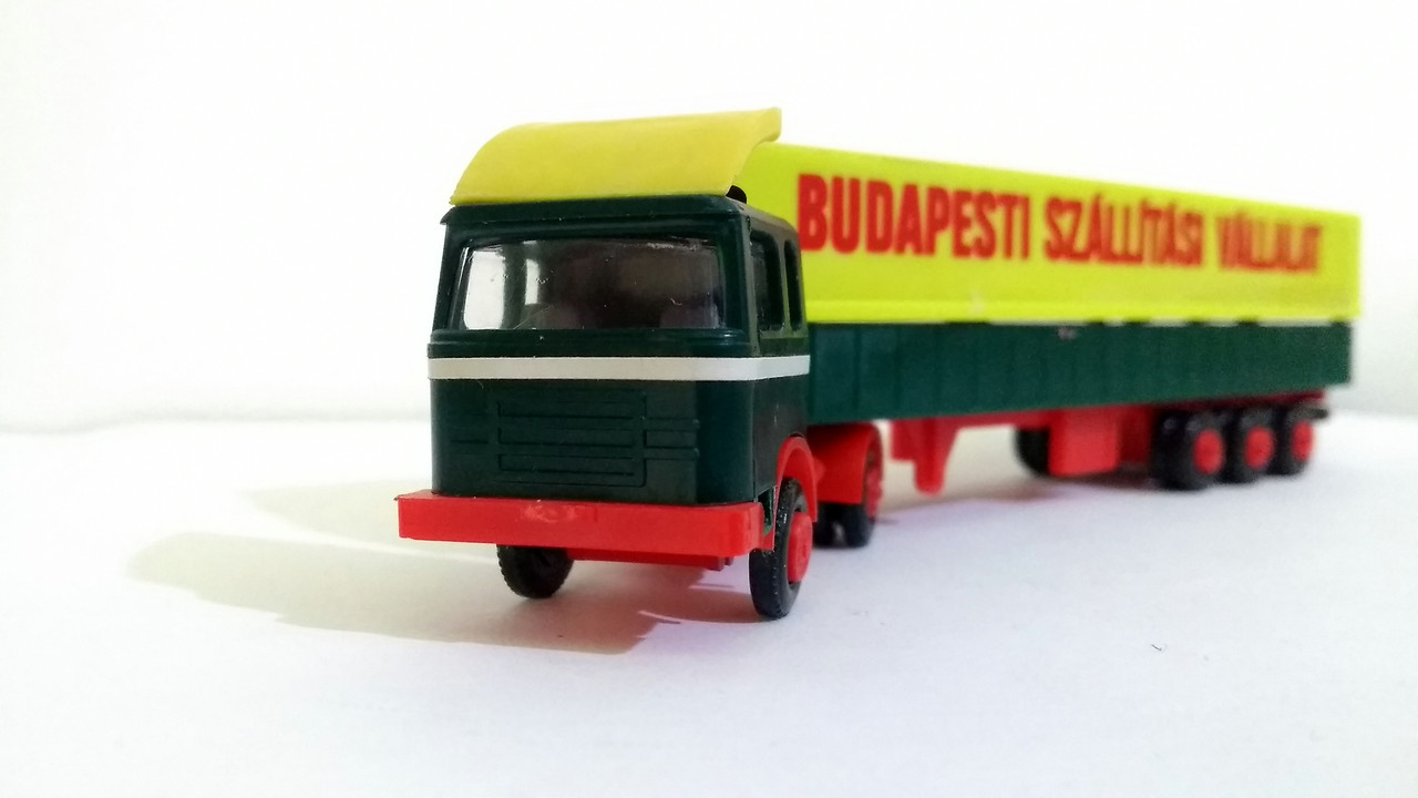 Mach (2295)