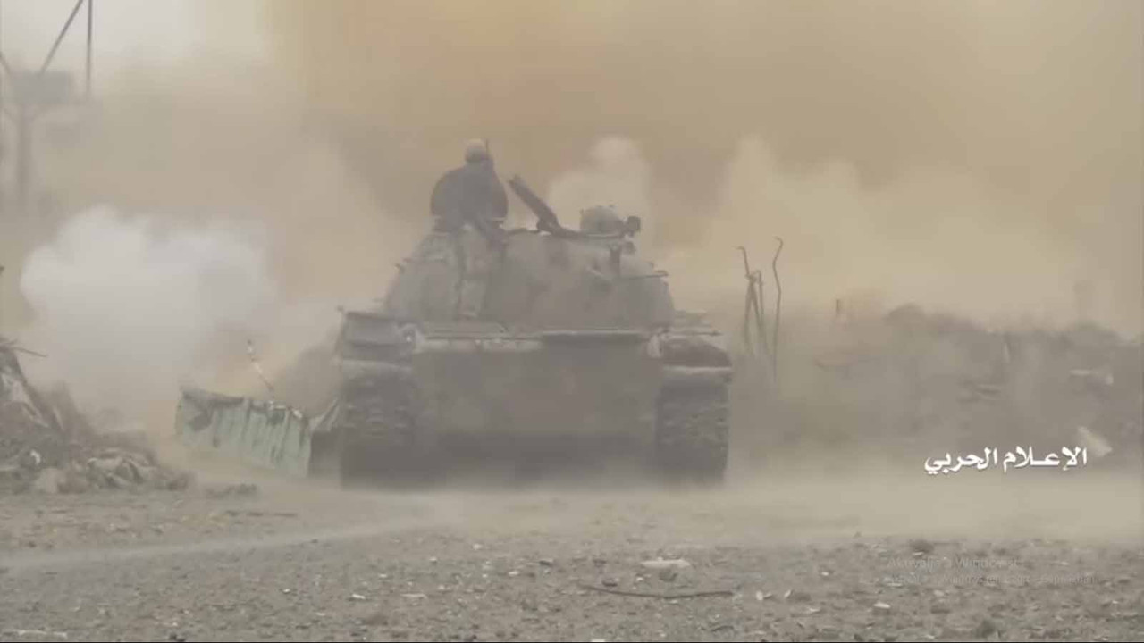 Haradh-2nd-siege-houthi-tank1.jpg