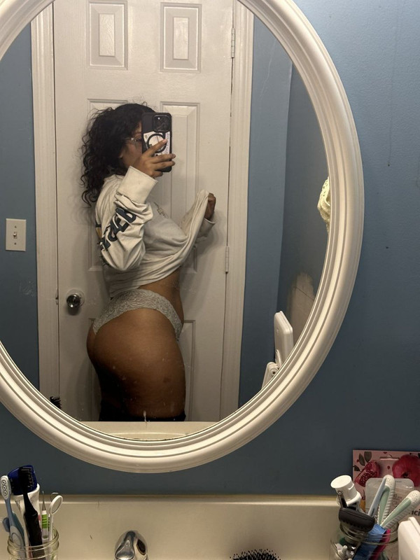 photo 6131993738885580675 y