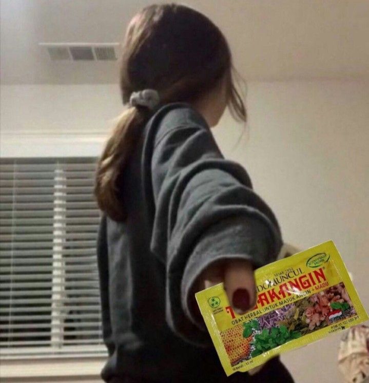 May include: A display of seven different chain necklaces in gold, silver, and rose gold. The chains are layered on a black velvet stand.