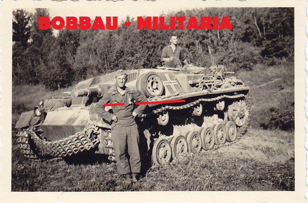 Sturmgeschütz STUG III Soldaten mit frischen EK 