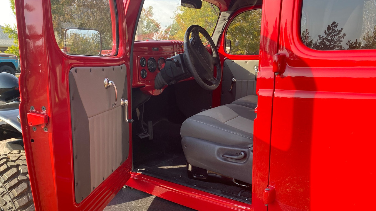1947 Dodge Power Wagon салон