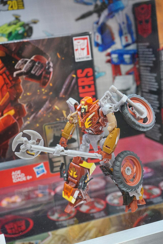 SDCC-2016-Transformers-Generations-020