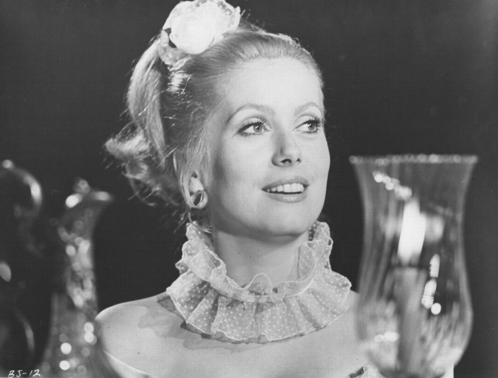 catherine_deneuve_mb54