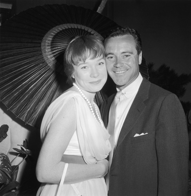 Shirley_MacLaine_b57