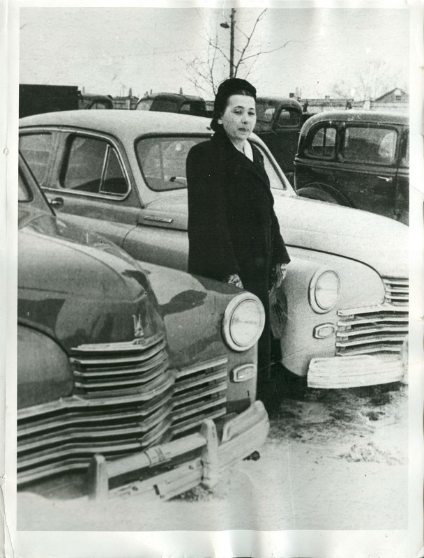 На фоне Побед, Эмок и ЗиСов - Иванова Валентина 