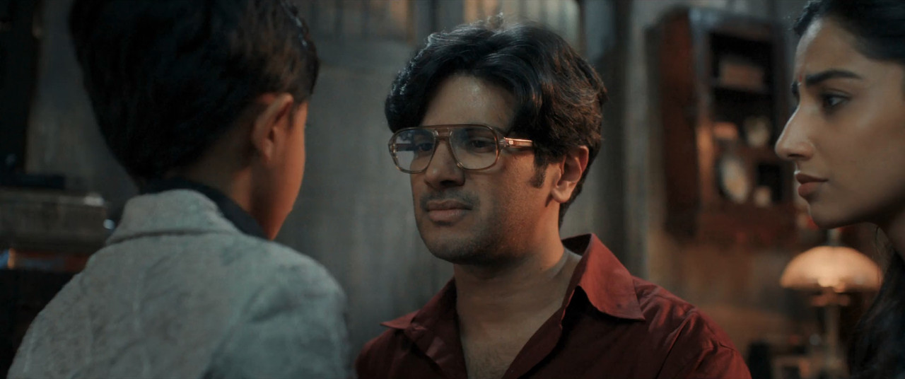 Lucky Baskhar 2024 WebRip [Hindi + Tamil + Telugu + Malayalam + Kannada] 480p, 720p, 1080p ESub Screenshot