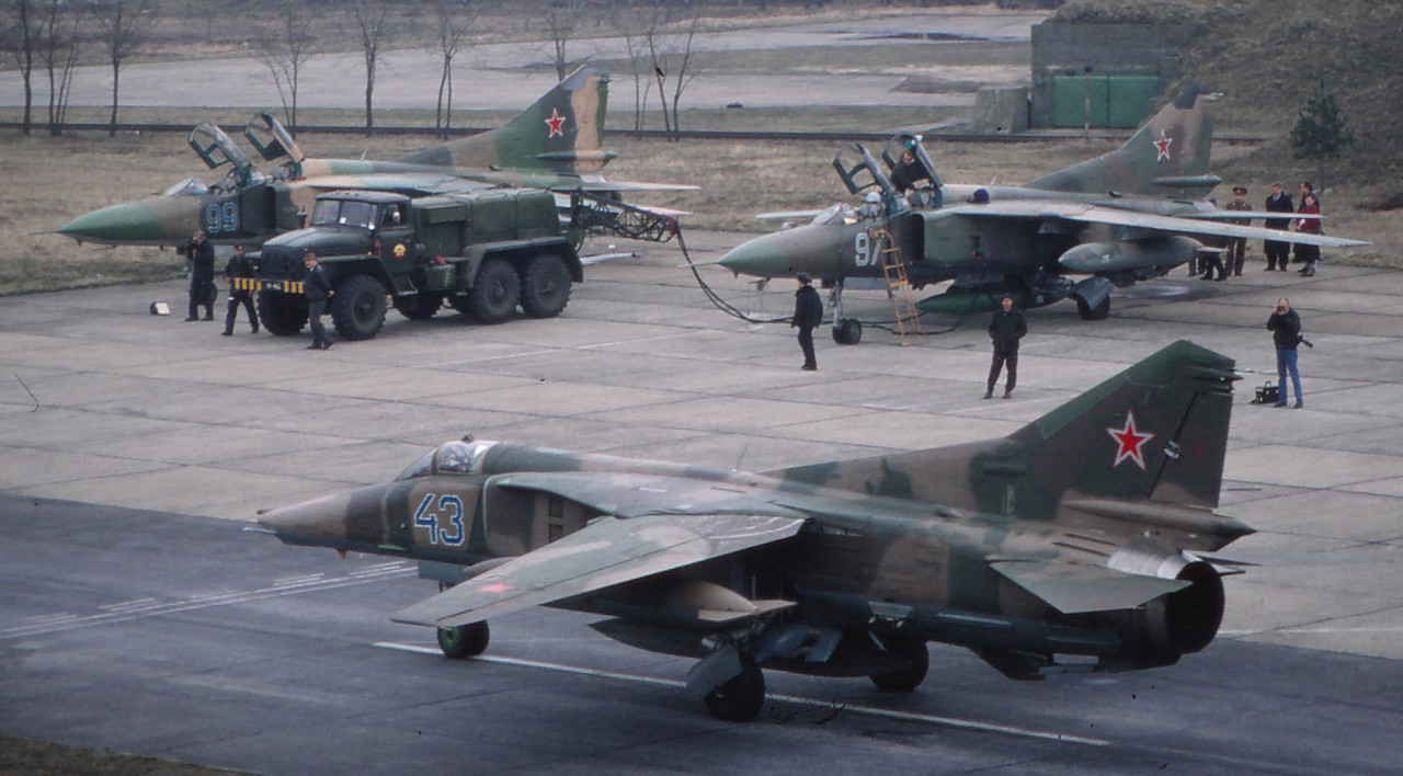 559 APIB Mig-27K 43 Blue_76802630200_2