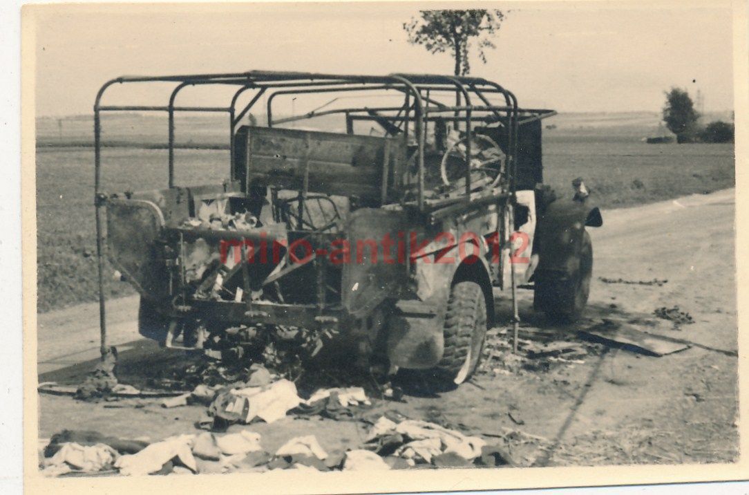 Foto, Lkw nach Feuerüberfall in Kiew