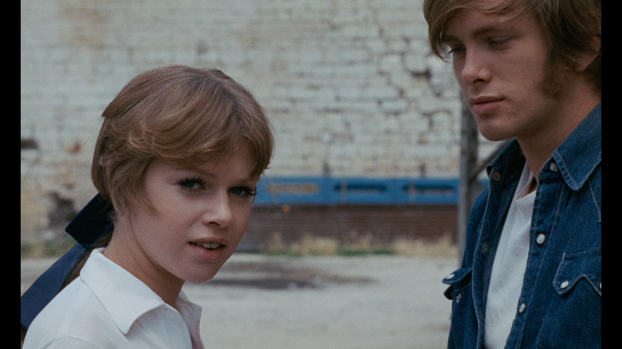 Haeschen.in.der.Grube.Rabbit.in.the.Pit.1969.2160p.UHD.BDREMUX.HDR.DV.HEVC-Нечипорук.mkv_snapshot_01