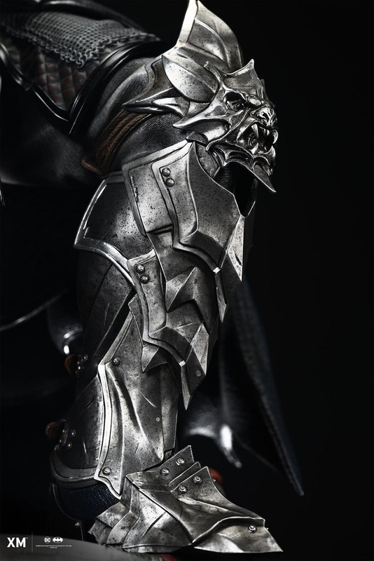 Premium Collectibles : Dark Knights of Steel Bruce Wayne 1/4 Statue  11