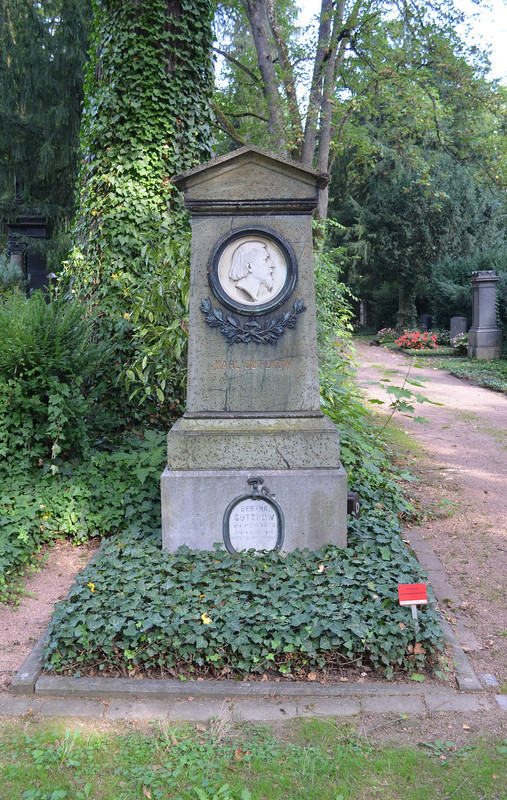 Frankfurt-Hauptfriedhof-Grab-D-272a-Gutzkow