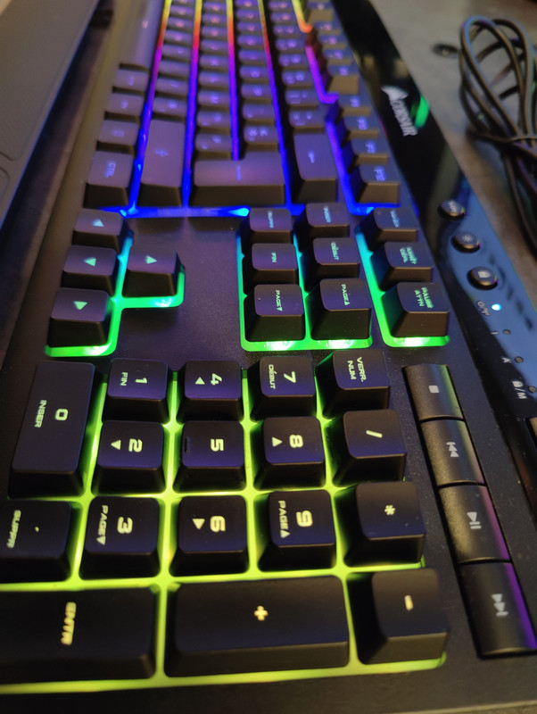 Clavier Corsair K57 RGB Wireless (10)