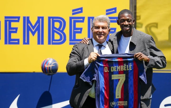 Dembélé con todo y descuento en su salario renueva con el Barcelona