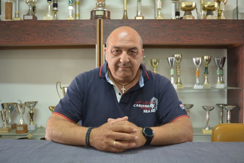  ΠΡΟΕΔΡΟΣ ΓΙΑ ΑΚΟΜΑ ΜΙΑ ΘΗΤΕΙΑ Ο ΕΠΙΤΥΧΗΜΕΝΟΣ ΔΗΜΗΤΡΗΣ ΣΚΑΠΙΝΑΚΗΣ
