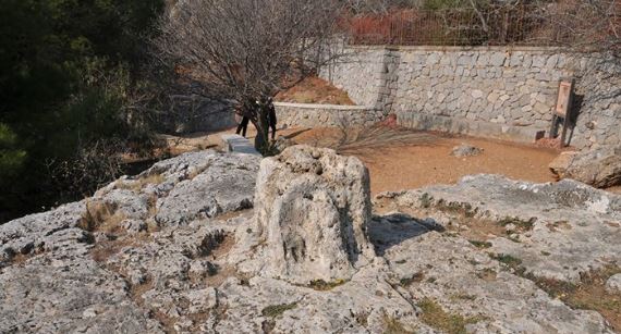 ΣΧΕΔΙΑΖΟΝΤΑΣ ΕΝΑ ΚΕΝΤΡΟ ΠΡΟΒΟΛΗΣ ΓΙΑ ΤΟΝ OΜΗΡΟ