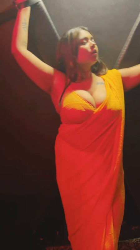 Oasi Das - Orange Saree Nude Tease.mp4.0004