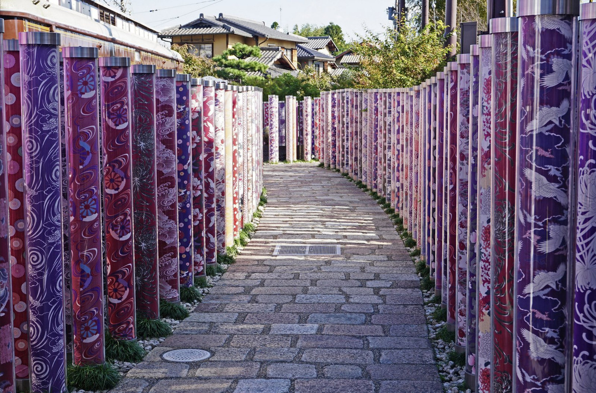 purple-kimono-forest-dis.jpg
