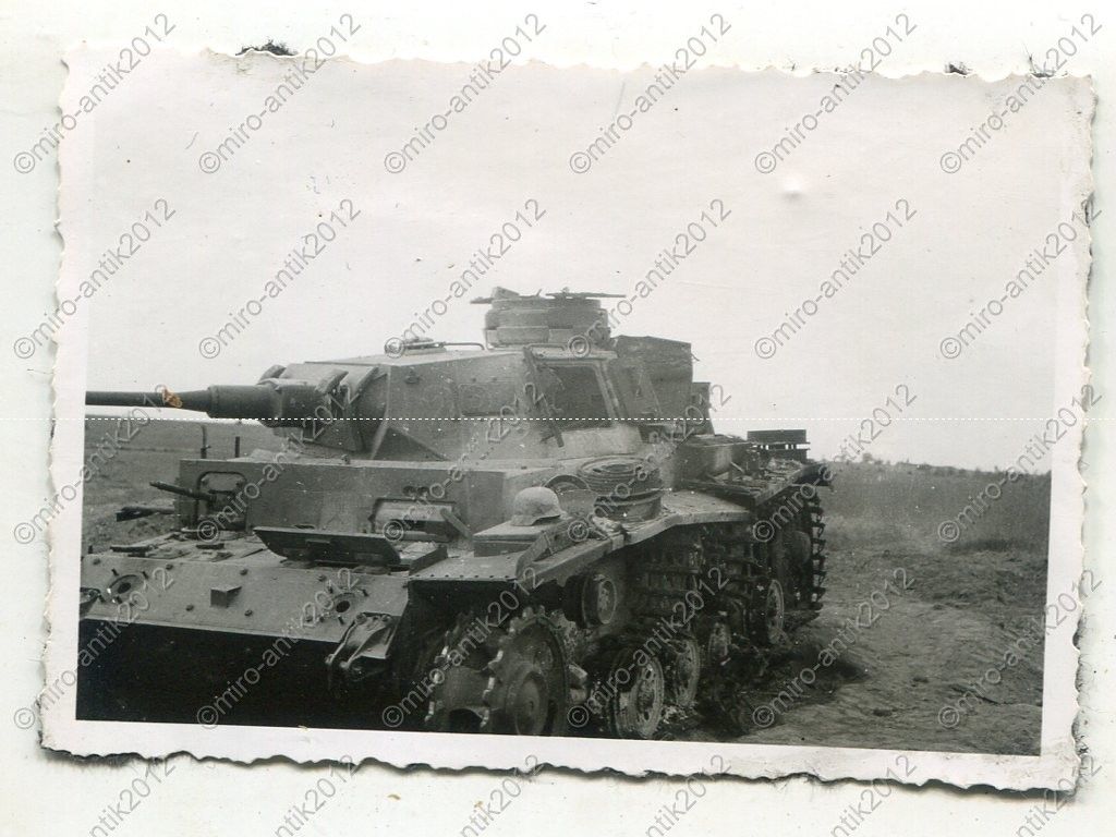 Foto, Wehrmacht, zerstörter deutscher Panzer, Na