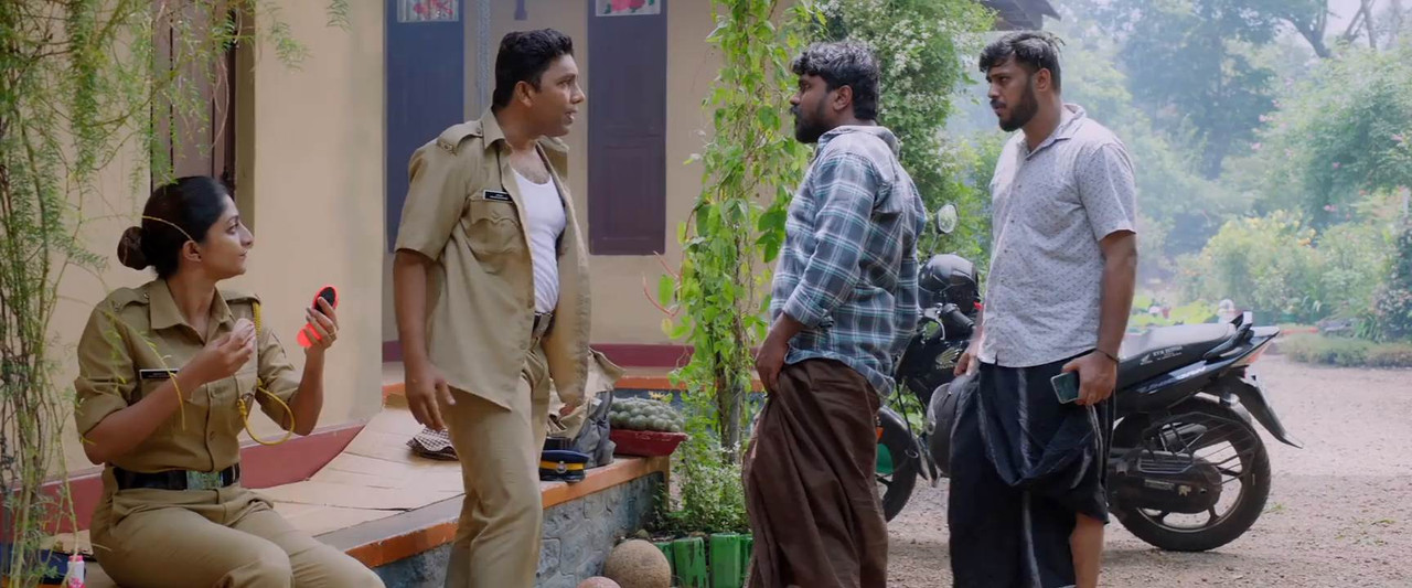 Vivekanandan Viralanu 2024 WebRip [Hindi + Malayalam] 480p 720p ESub Screenshot
