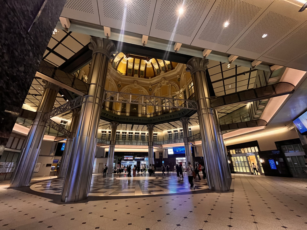 38276F32-3559-41B4-8865-1B378E04637D