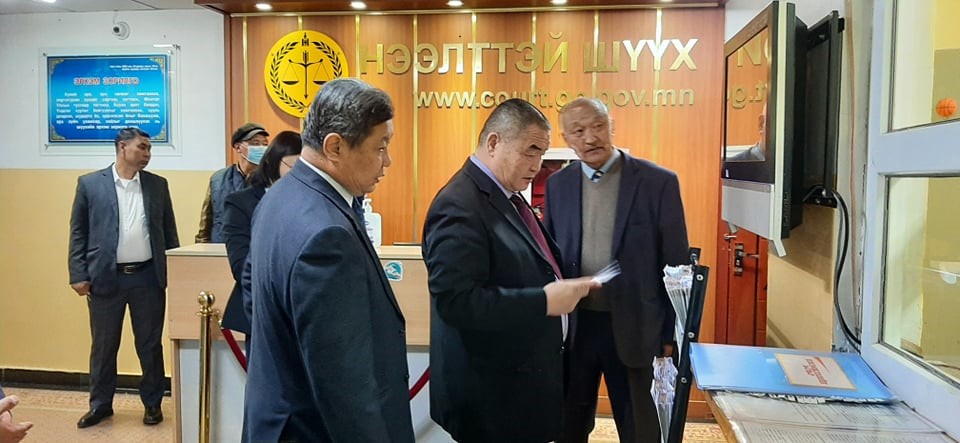 Шүүхийн ерөнхий зөвлөл шүүхүүдэд ажиллалаа