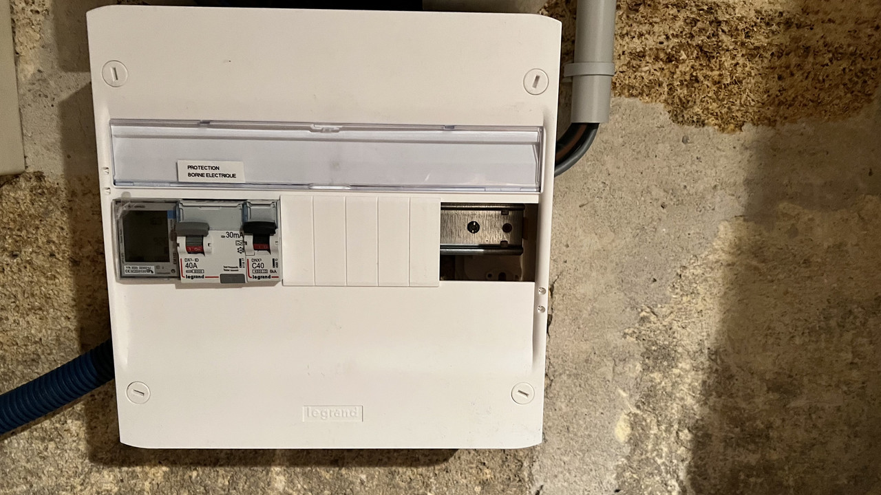 48E28183-9FEB-4555-A781-2D74C8FDFCD1