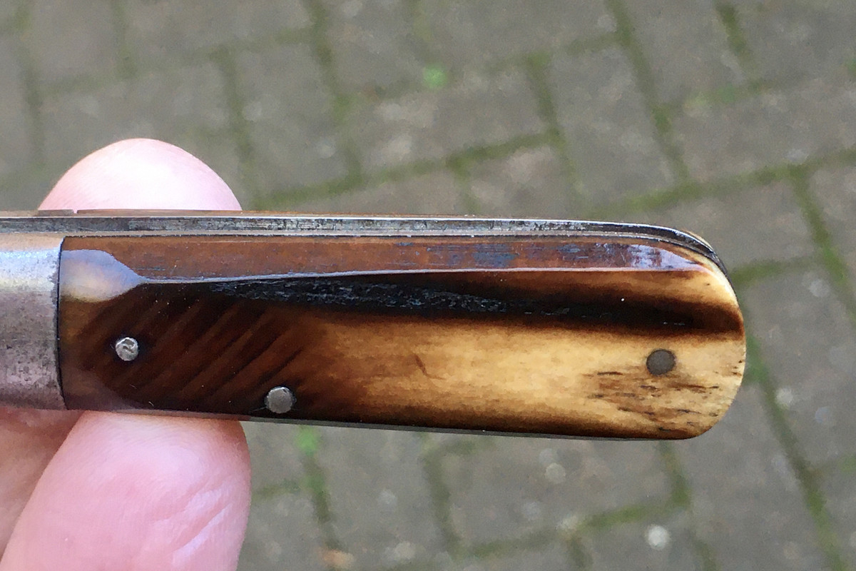 19058639-5837-4DB2-8C14-A85587681F04