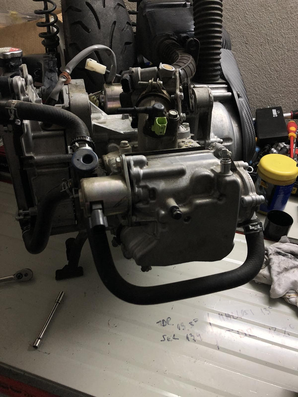 CE5C2A4E-4C42-4FBF-A879-C37DD78E79A1